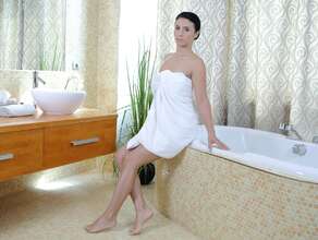 Bath Babe Nelly Slideshow