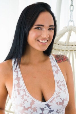 Claudia Bavel