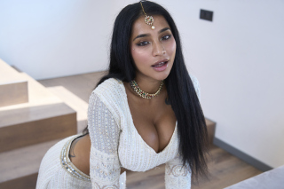 Look But Don’t Touch 25